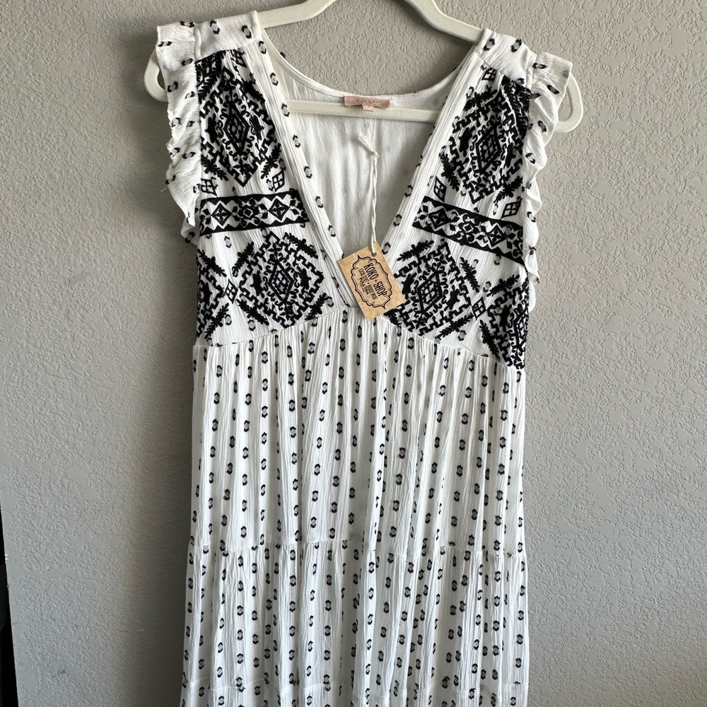 Chic Black and White Dress